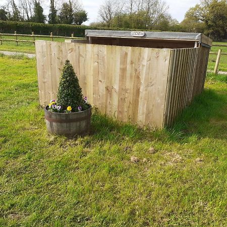Glamping At The Retreat Wiltshire Is Rural Bliss Villa Chippenham  Eksteriør bilde