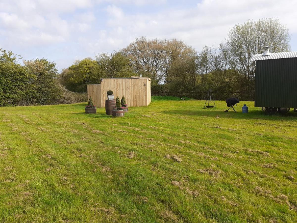 Glamping At The Retreat Wiltshire Is Rural Bliss Villa Chippenham  Eksteriør bilde