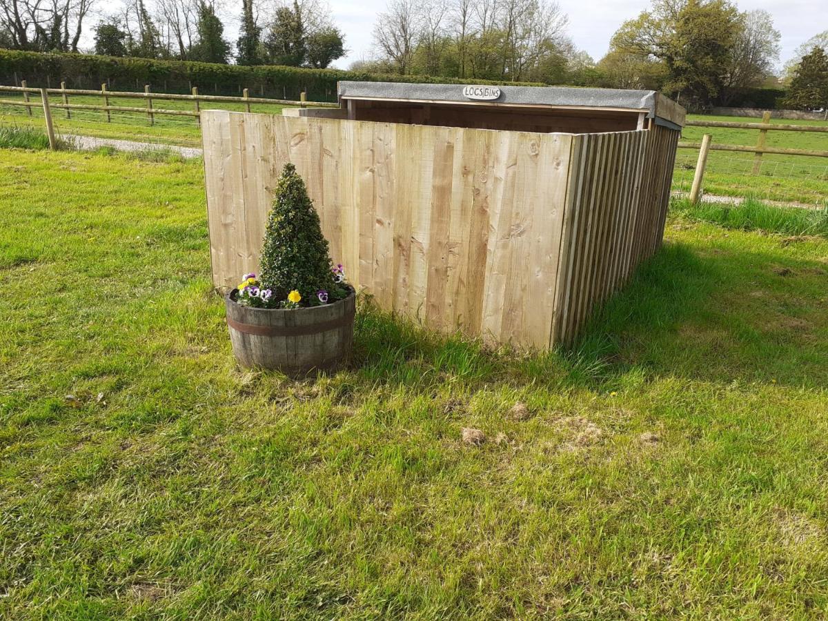 Glamping At The Retreat Wiltshire Is Rural Bliss Villa Chippenham  Eksteriør bilde
